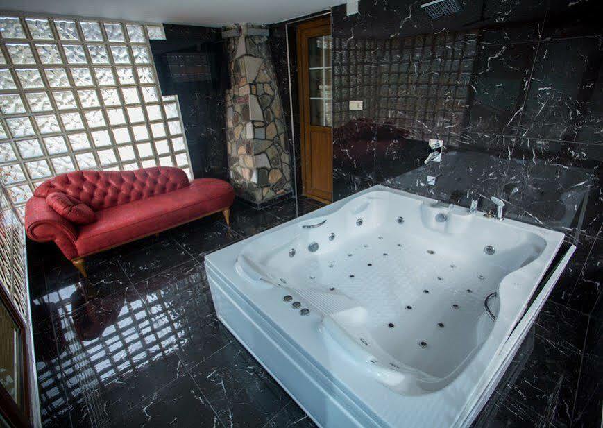 Abant Bahceli Kosk Hotel Akcaalan Екстериор снимка